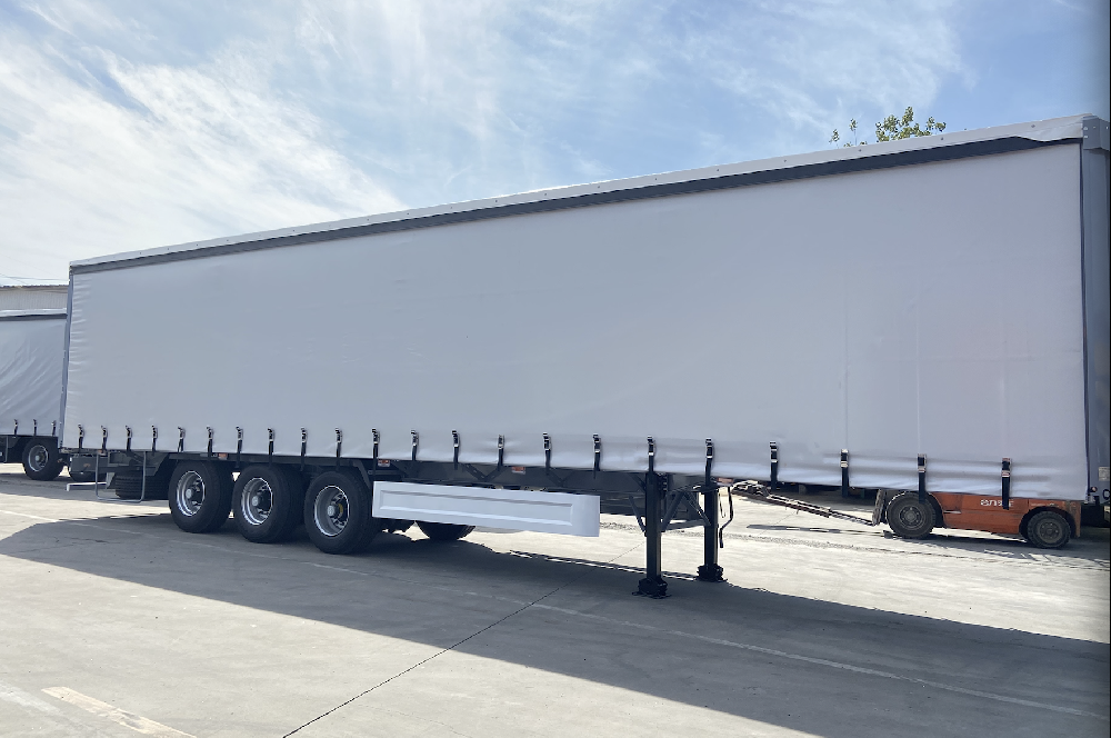 Electric truck pulls center axle