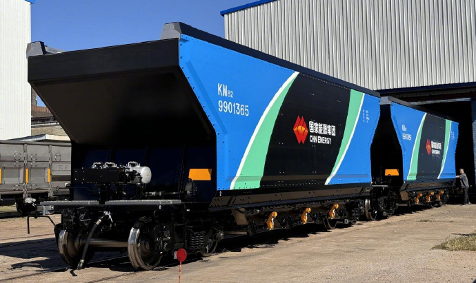 Carbon fiber heavy duty truck 