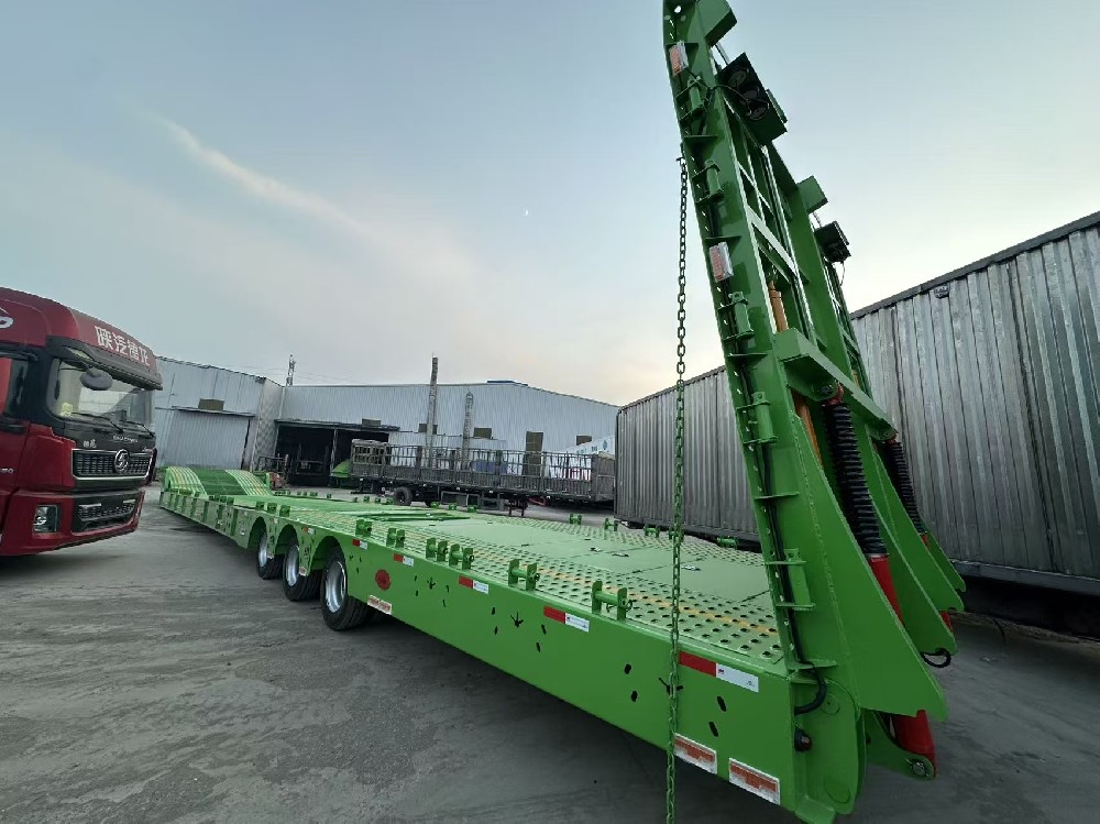 卡车运输半挂车
